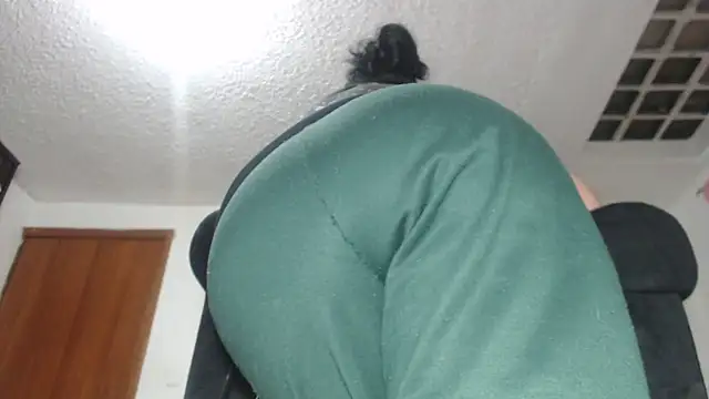 Snapshot of prettyangelsquirt chatting on February 25, 2025, 6:42 pm prettyangelsquirt online show from February 25, 2025, 6:42 pm