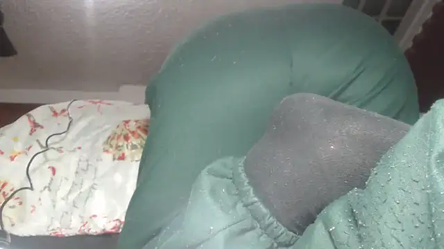 Snapshot of prettyangelsquirt chatting on October 22, 2025, 12:00 am prettyangelsquirt online show from October 22, 2025, 12:00 am