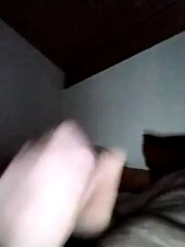 Snapshot of Kw8585kw chatting on February 19, 2025, 12:25 am Kw8585kw online show from February 19, 2025, 12:25 am