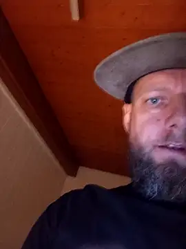 Snapshot of Kw8585kw chatting on November 27, 2025, 8:33 pm Kw8585kw online show from November 27, 2025, 8:33 pm