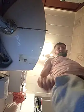 Snapshot of Kw8585kw chatting on December 1, 2025, 5:56 am Kw8585kw online show from December 1, 2025, 5:56 am