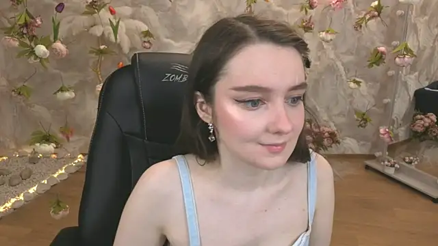 Snapshot of CloudGrace chatting on April 30, 2026, 6:14 pm CloudGrace online show from April 30, 2026, 6:14 pm