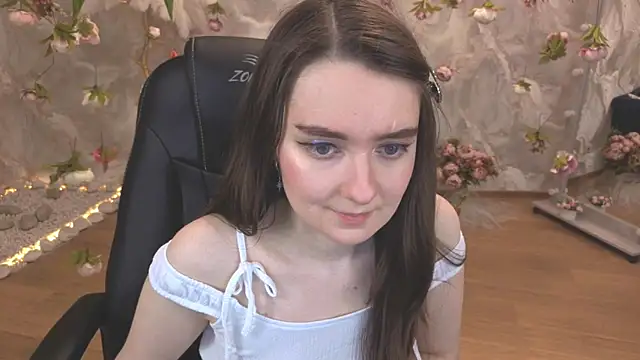 Snapshot of CloudGrace chatting on May 6, 2026, 3:13 am CloudGrace online show from May 6, 2026, 3:13 am