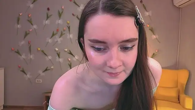 Snapshot of CloudGrace chatting on May 13, 2026, 6:16 pm CloudGrace online show from May 13, 2026, 6:16 pm