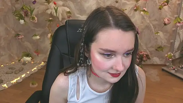 Snapshot of CloudGrace chatting on June 7, 2026, 6:22 pm CloudGrace online show from June 7, 2026, 6:22 pm