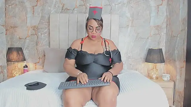 Snapshot of AranzaLatinBlacks chatting on February 2, 2025, 12:13 pm AranzaLatinBlacks online show from February 2, 2025, 12:13 pm