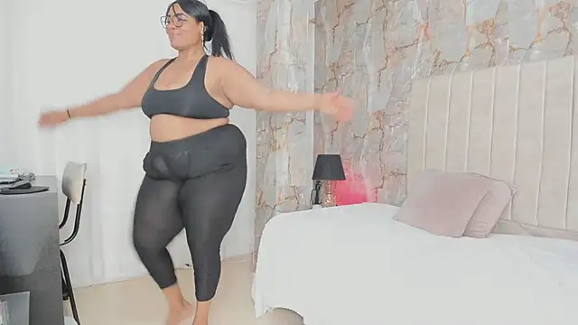 Snapshot of AranzaLatinBlacks chatting on February 25, 2025, 6:20 pm AranzaLatinBlacks online show from February 25, 2025, 6:20 pm