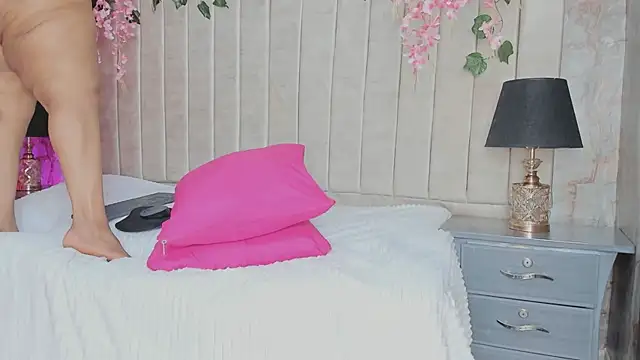 Snapshot of AranzaLatinBlacks chatting on March 19, 2025, 9:27 pm AranzaLatinBlacks online show from March 19, 2025, 9:27 pm