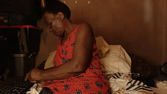 NaughtyGranny online show from February 12, 2025, 12:33 pm