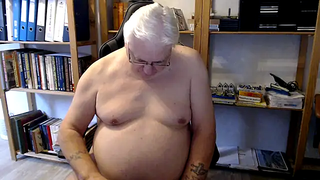 Snapshot of SchwanzhureXXL chatting on September 9, 2025, 2:05 pm SchwanzhureXXL online show from September 9, 2025, 2:05 pm