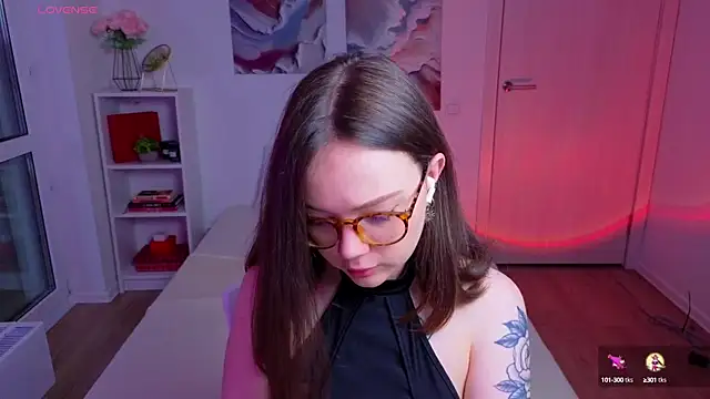 Snapshot of MilenaSaint chatting on October 6, 2025, 4:32 am MilenaSaint online show from October 6, 2025, 4:32 am