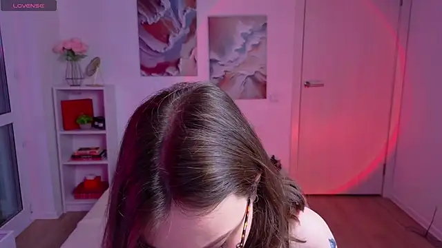 Snapshot of MilenaSaint chatting on October 7, 2025, 4:20 am MilenaSaint online show from October 7, 2025, 4:20 am