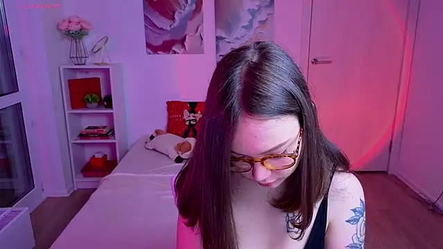 Snapshot of MilenaSaint chatting on October 20, 2025, 4:35 am MilenaSaint online show from October 20, 2025, 4:35 am