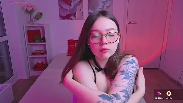 Snapshot of MilenaSaint chatting on October 21, 2025, 5:08 am MilenaSaint online show from October 21, 2025, 5:08 am