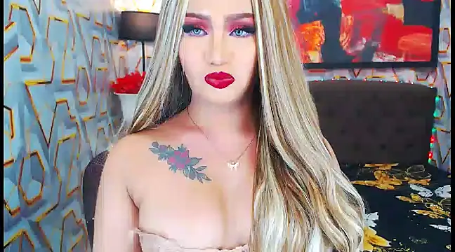 KylieMaxwellCaulfield TS online show from December 11, 2024, 1:47 am