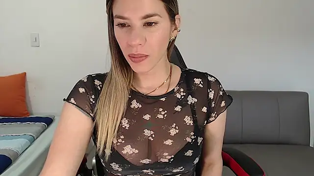 ms sofia x online show from September 19, 2025, 12:28 pm