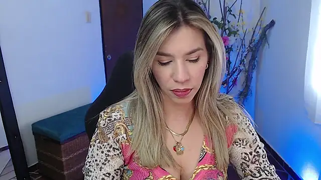 ms sofia x online show from October 23, 2025, 3:33 pm