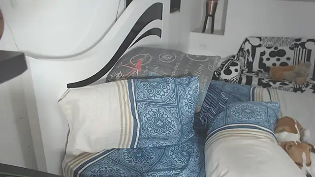 yina-rosse online show from December 6, 2024, 10:52 pm