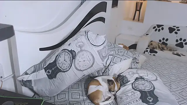 yina-rosse online show from March 17, 2025, 10:49 pm