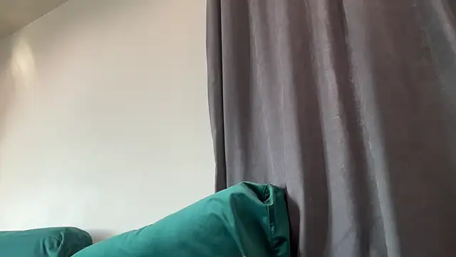 Iris cherry online show from March 12, 2026, 6:52 am