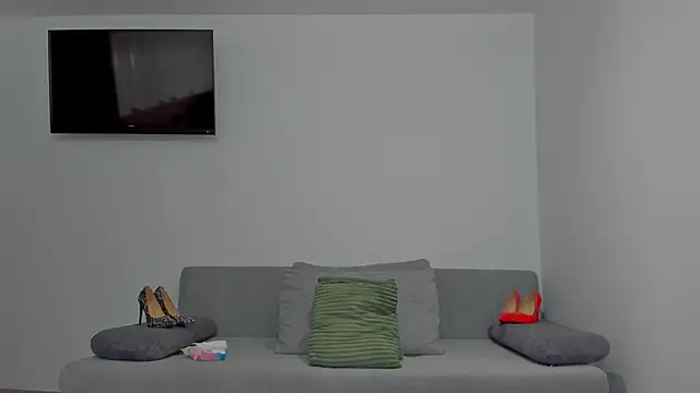 emilianna666 online show from March 10, 2026, 12:21 pm