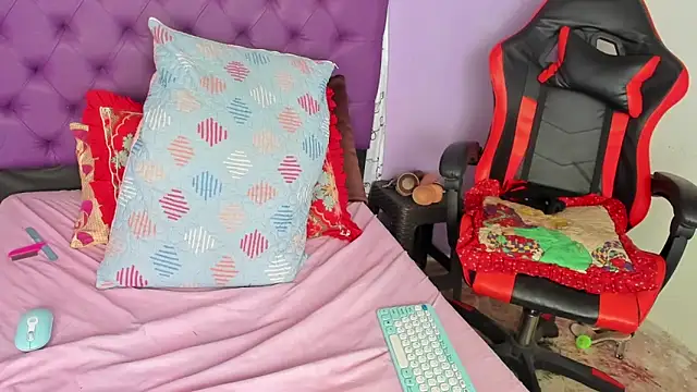 Margoth clain online show from December 16, 2025, 1:38 pm