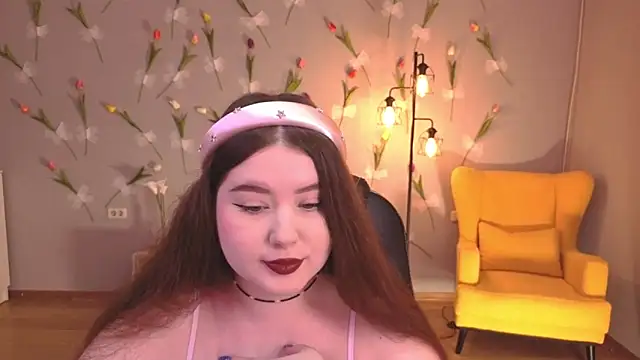 Snapshot of NicoleFoxery chatting on April 19, 2026, 6:21 pm NicoleFoxery online show from April 19, 2026, 6:21 pm