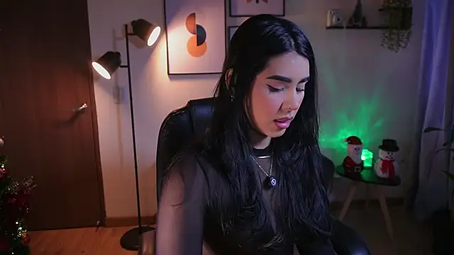 Isabella dior online show from December 5, 2025, 3:09 pm