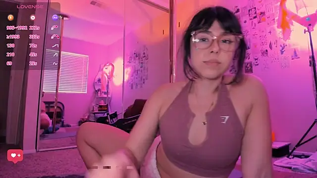 Evie-Luna online show from June 6, 2026, 2:05 am