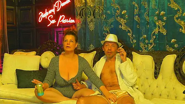 Snapshot of JadeandDamon chatting on December 1, 2025, 5:29 pm JadeandDamon online show from December 1, 2025, 5:29 pm