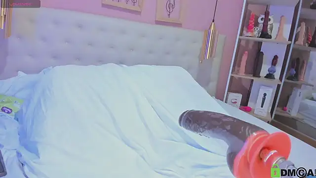 leylla  online show from November 12, 2025, 8:08 pm