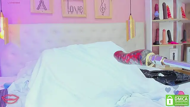 leylla  online show from March 22, 2026, 12:30 pm