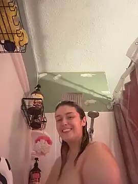 Bubblesgotcakee online show from June 1, 2026, 8:27 am