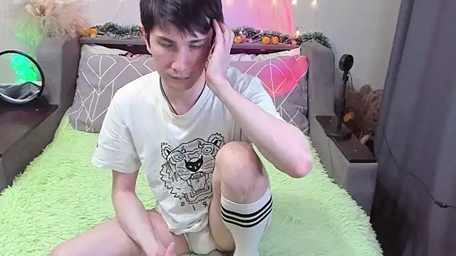 Yumi steve online show from November 15, 2025, 3:52 pm