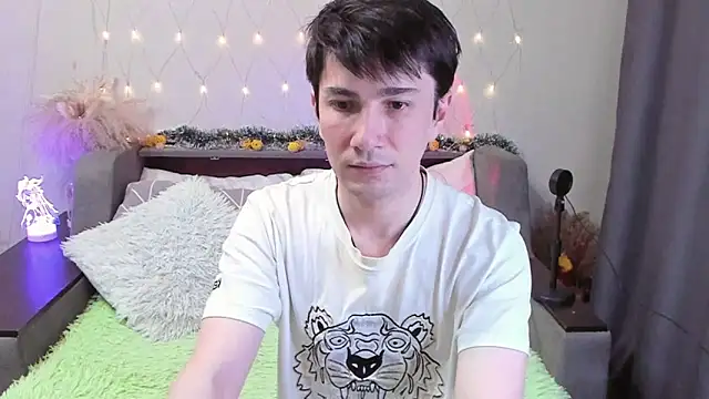 Yumi steve online show from November 28, 2025, 4:53 pm