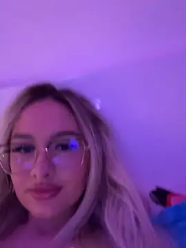 mollyxxx online show from February 11, 2025, 1:41 am