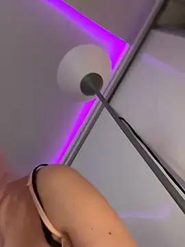 mollyxxx online show from March 6, 2025, 5:35 am