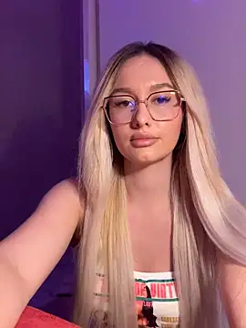 mollyxxx online show from October 8, 2025, 1:25 am