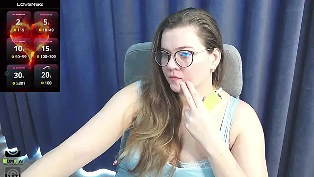 KellyKleine online show from March 4, 2025, 8:13 am