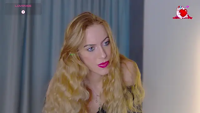 Snapshot of RockQueen_A chatting on February 7, 2025, 5:31 am RockQueen A online show from February 7, 2025, 5:31 am