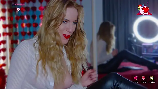 Snapshot of RockQueen_A chatting on February 11, 2025, 5:50 pm RockQueen A online show from February 11, 2025, 5:50 pm