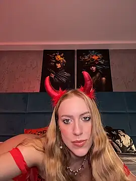 Snapshot of RockQueen_A chatting on October 27, 2025, 5:22 am RockQueen A online show from October 27, 2025, 5:22 am