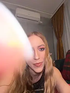 Snapshot of RockQueen_A chatting on December 20, 2025, 5:58 am RockQueen A online show from December 20, 2025, 5:58 am