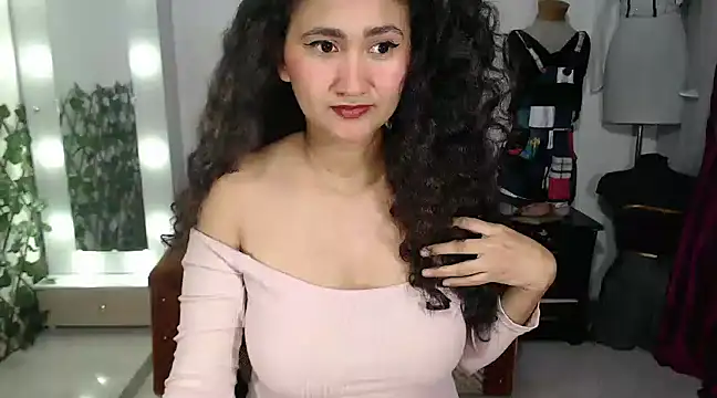 Snapshot of Petite_schoolgirlx chatting on March 18, 2025, 2:15 am Petite schoolgirlx online show from March 18, 2025, 2:15 am