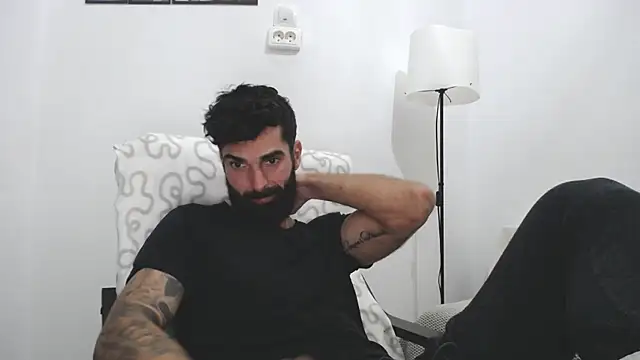 Verycutex online show from March 4, 2025, 6:39 pm