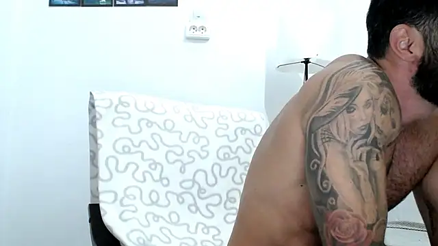 Verycutex online show from November 7, 2025, 6:13 am