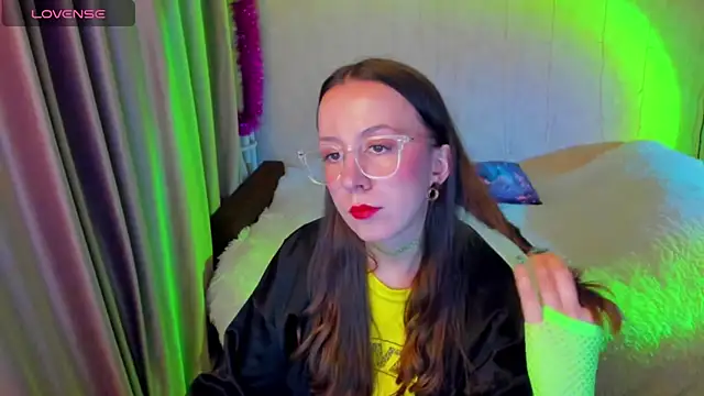 CurlySteph online show from December 14, 2025, 5:29 pm