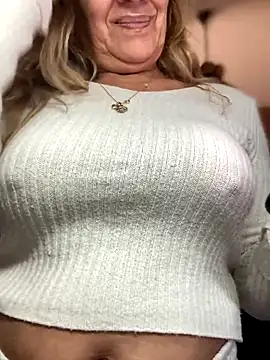 camelia3 online show from December 18, 2025, 2:12 pm