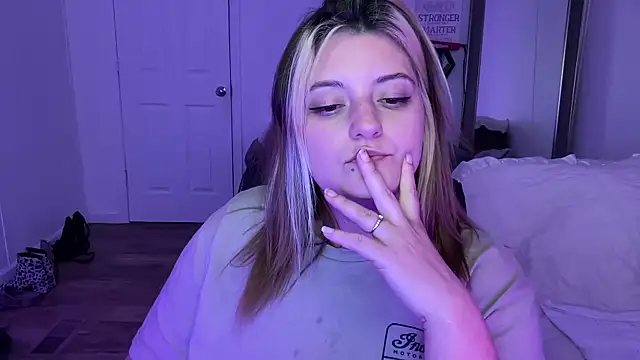 magicsparkles online show from March 13, 2025, 1:54 am