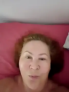 Snapshot of Hottie-Mom chatting on September 9, 2025, 7:52 am Hottie-Mom online show from September 9, 2025, 7:52 am